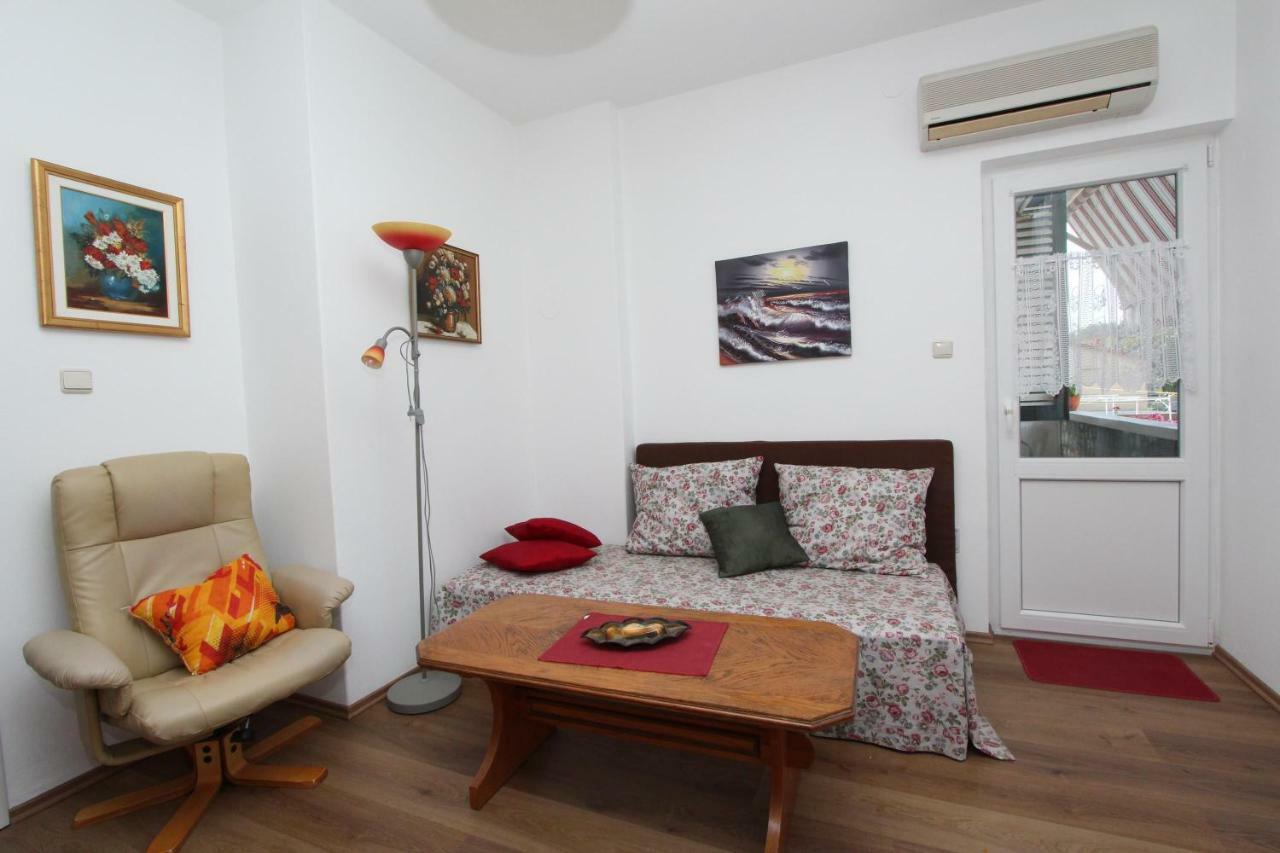 Apartment Dina Rovinj Exterior photo